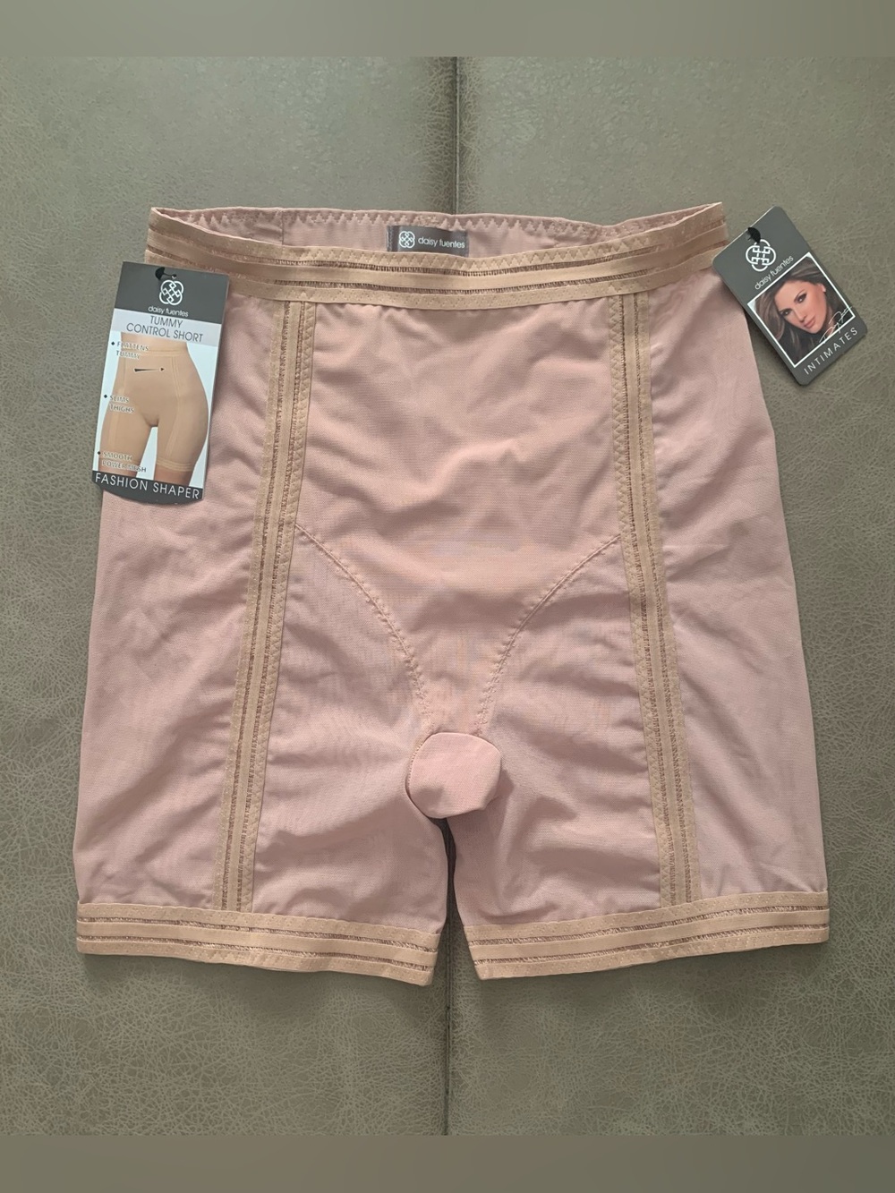 Daisy Fuentes Tummy Control Shaping Short Fashion shaper Beige NEW Women’s XL